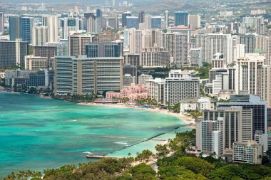 honolulu ve waikiki Beach diamond head üzerinden havadan görünümü