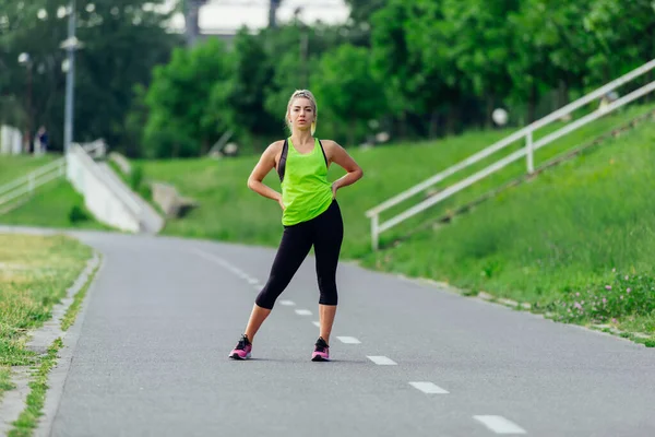 Healthy Young Sporty Woman Stretching Run Early Morning — Stock Photo, Image