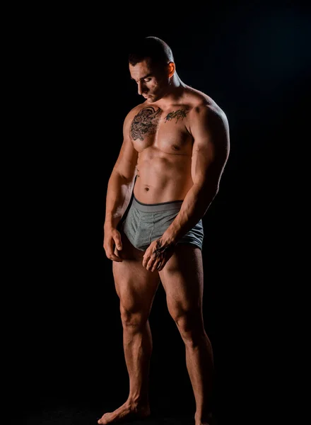 Sport Entraînement Homme Corps Musclé Pose Bodybuilder Athlétique — Photo