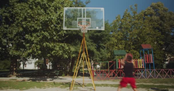 Joueur Vétéran Basket Ball Réchauffant Dans Terrain Basket Ball Avant — Video