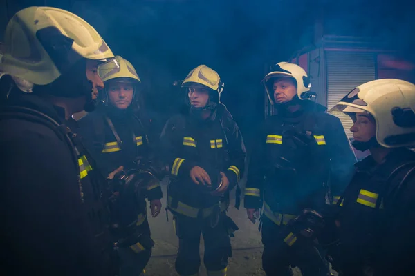 Grupo Bomberos Departamento Bomberos Organizando Plan Acción Para Ejecución Segura —  Fotos de Stock