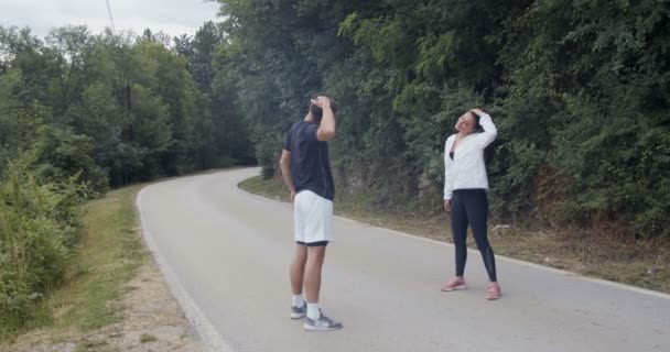 Sportovní Pár Běží Ulici Příroda Fit Zdravý Koncept — Stock video