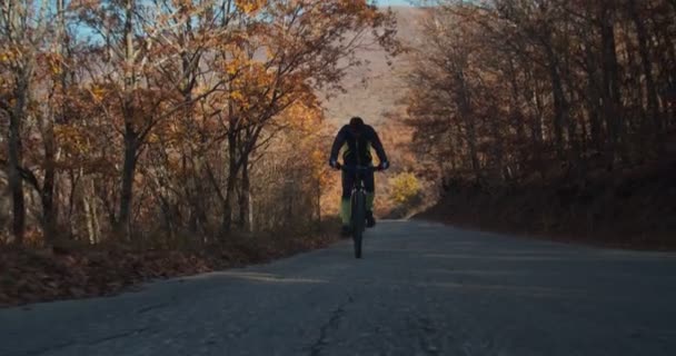 Bicicletta Cavalcando Strada Campagna — Video Stock