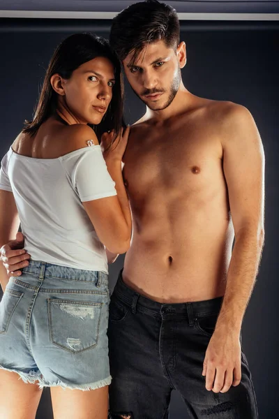 Attractive Young Male Female Models Posing Black Background — Stock Photo, Image