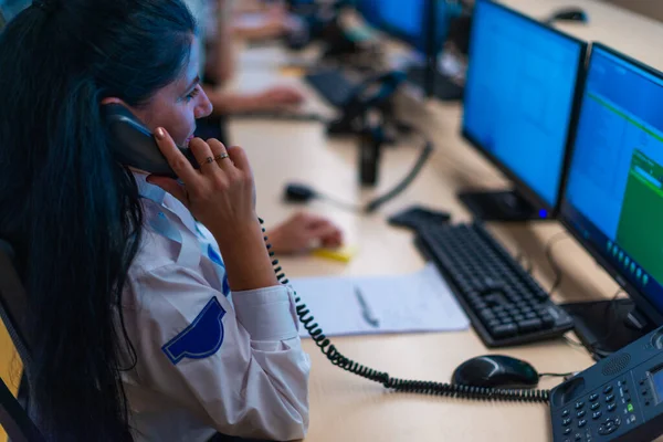 Felices Colegas Del Operador Del Centro Datos Seguridad Compañeros Trabajo —  Fotos de Stock