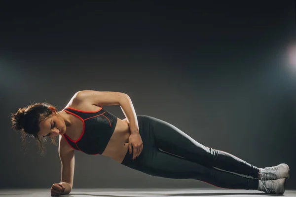 Ejercicio Mujer Deportiva Moda Ropa Deportiva Estiramiento Piernas Entrenamiento Alta — Foto de Stock