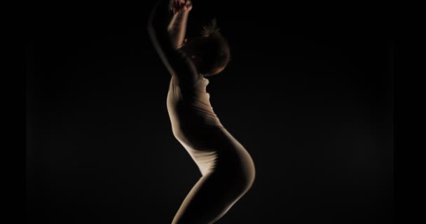 Ballerino Maschile Sta Ballando Costume Nudo Vicino — Video Stock