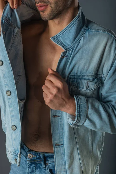 Imagen Joven Macho Guapo Con Abdominales Chaqueta Vaquera Abierta Jeans — Foto de Stock