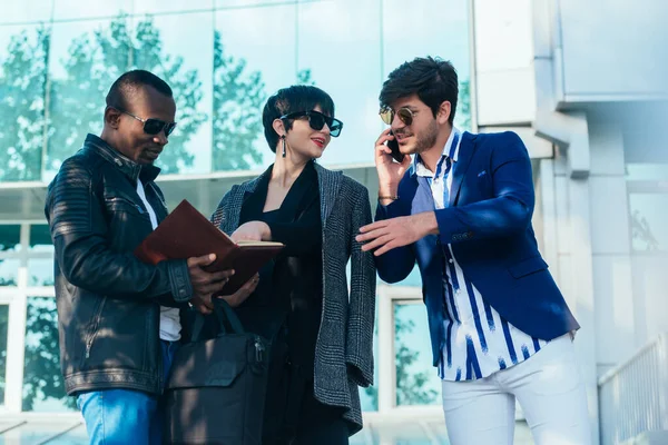 Three Happy Business Colleagues Talking Office — Stock Photo, Image