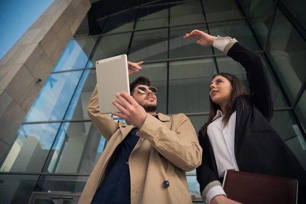 Gente Negocios Está Teniendo Una Conversación Sobre Plan Para Empresa —  Fotos de Stock