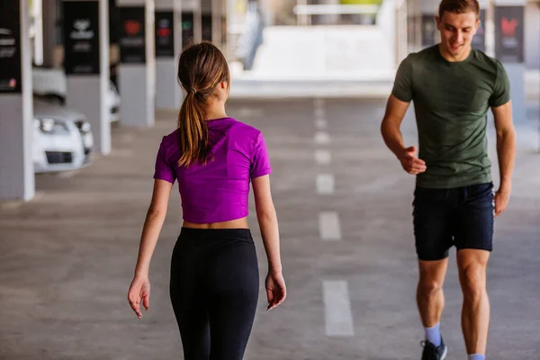 Pareja Deportes Corren Juntos Parque Jóvenes Corriendo Juntos Gimnasio Aire — Foto de Stock