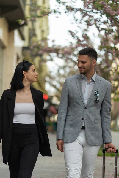 Two Urban Bsuiness People Walking Together While Talking Plans Company — Stock Photo, Image