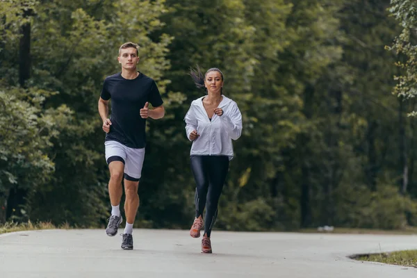 Athletic Couple Running Street Next Each Other Nature Fit Healthy — Stock Photo, Image