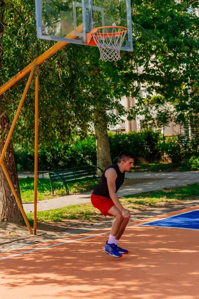 Jugador Baloncesto Saltar Disparar Jugar Baloncesto —  Fotos de Stock