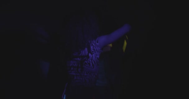 Söta Par Dansar Dansgolvet Tillsammans — Stockvideo