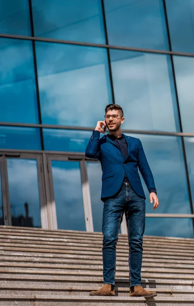 Entrepreneur Business Man Talking Phone Office Buildings Background — Stock Photo, Image
