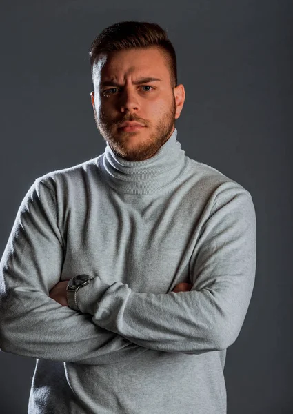 Estudio Retrato Moda Joven Con Jersey Cuello Polo Lana — Foto de Stock