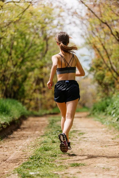 Fit Vrouw Joggen Oefening Hardlopen Cardiotraining Gericht Vrouwelijke Hardloper Uithoudingsvermogen — Stockfoto