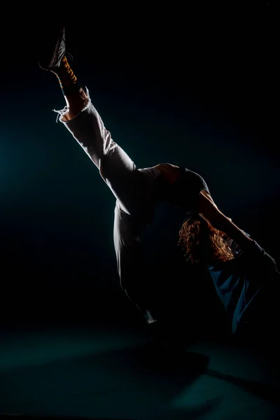 Movimientos Danza Artística Realizados Por Una Joven Deportista —  Fotos de Stock