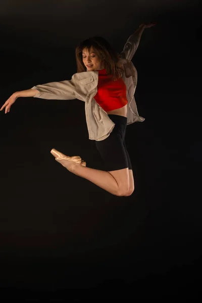 Belle Ballerine Saute Tout Posant Dans Les Airs — Photo