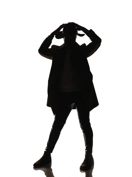 Siyah Pantolon Siyah Süveter Giymiş Çekici Genç Bir Erkek Model — Stok fotoğraf