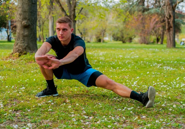 Dehnen Junge Kaukasische Männliche Modell Aktion Konzept Von Sport Bewegung — Stockfoto