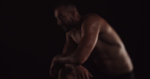 Topless Knap Sterk Mannetje Het Nemen Van Een Pauze Van — Stockvideo