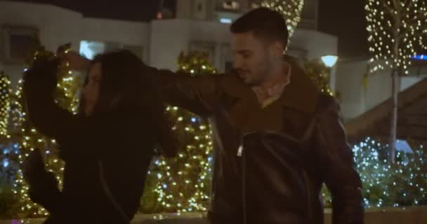 Joyeux Beau Couple Câlin Avoir Bon Temps Ensemble — Video