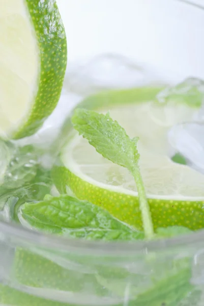 Orzeźwiające mojito — Zdjęcie stockowe