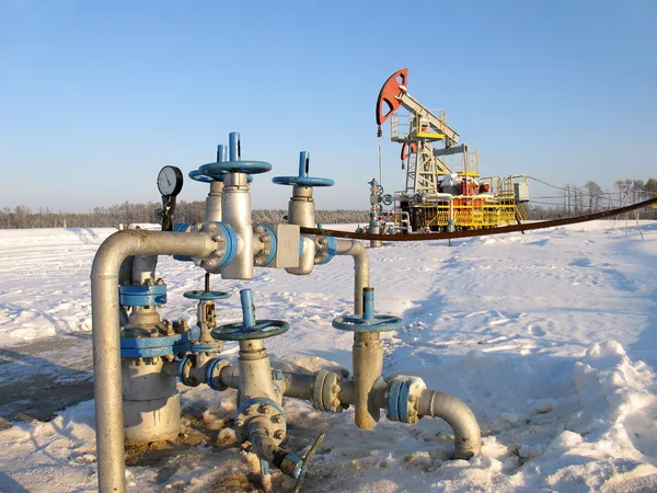 Gasindustrin. Olje pump jack — Stockfoto