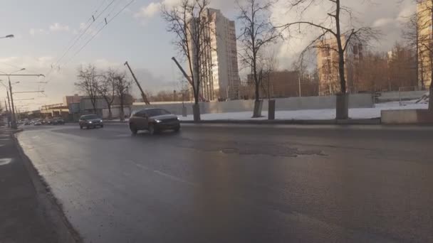 Byggandet av överfart vid korsningen av Volgograd Prospekt — Stockvideo
