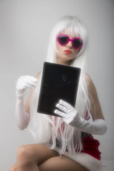 Blondýnka v růžových brýlí měkké efekt — Stock fotografie