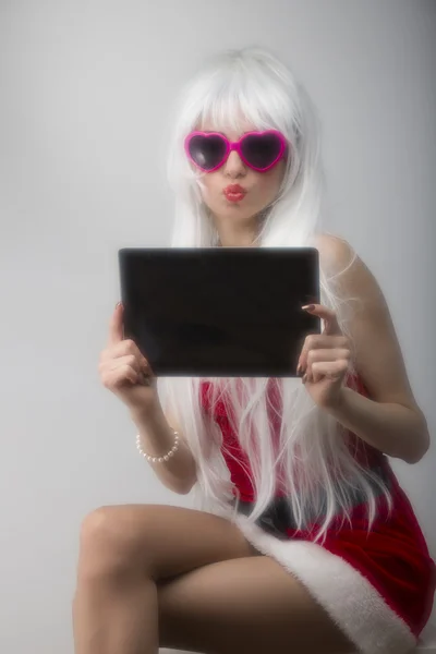 Chica rubia en gafas de color rosa efecto suave — Foto de Stock