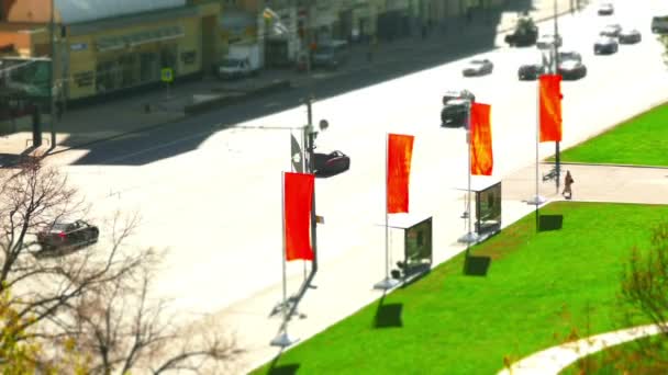 Urban road with cars and pedestrians Russia Moscow — Stock Video