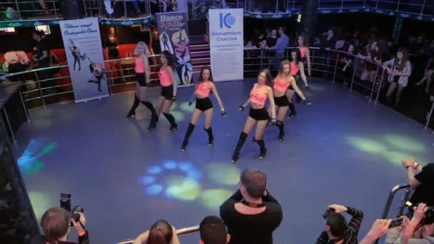 Moskova, Rusya - 6 Aralık 2015: Dans Festivali dans Star Festivali konumu: Club safir — Stok video
