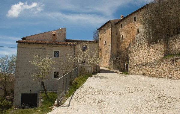 Abruzzo Daki Tarihi Calascio Köyünün Manzarası — Stok fotoğraf