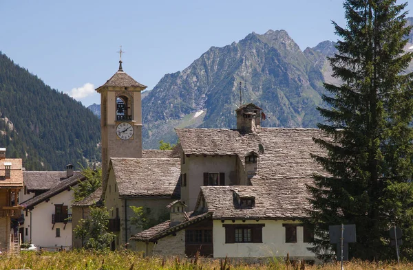 Letní Pohled Horskou Vesnici Macugnaga Valle Anzasca Piemont Itálie — Stock fotografie