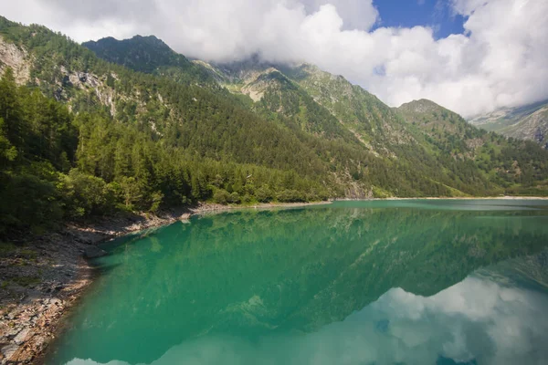 Μαγευτική Θέα Του Lago Dei Cavalli Alpe Cheggio Καθαρά Νερά — Φωτογραφία Αρχείου