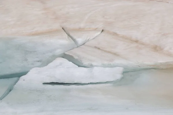 Foto Ghiaccio Rotto Del Lago Smeraldo Sul Passo Del Monte — Foto Stock