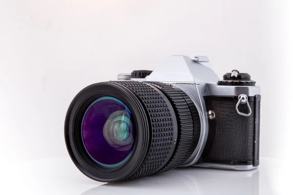 Gamla vintage kamera på vit. — Stockfoto