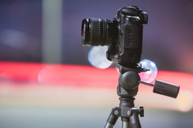 Dijital fotoğraf makinesi gece kenti.