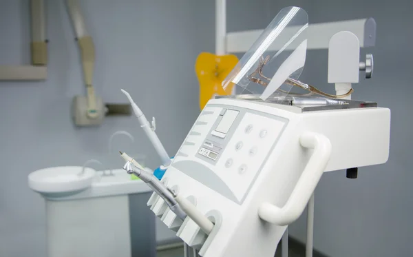 Escritório de dentista. Ponto de vista do paciente em cadeira . — Fotografia de Stock