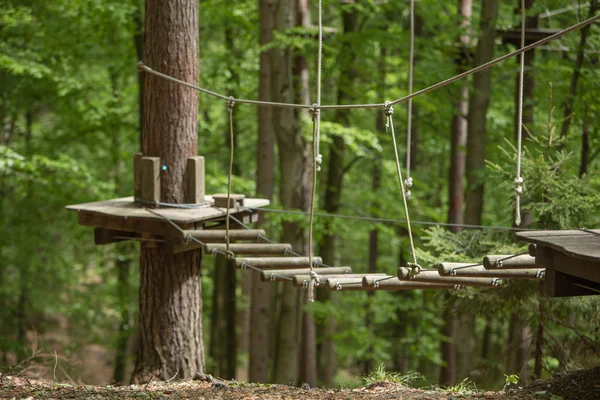 Attrezzatura per il parco giochi Primi piani Visualizzazione dei dettagli in una giornata di sole — Foto Stock