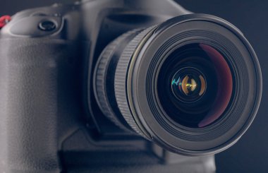 Bir kamera lens diyaframı diyafram. Renk tonlu görüntü. Yeni 