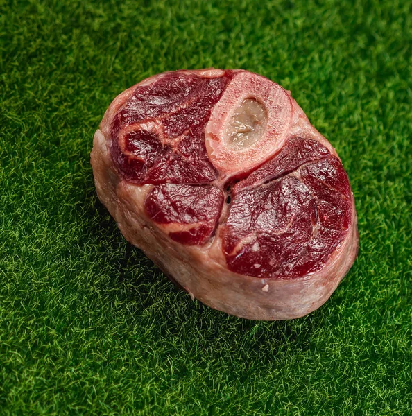 Raw Fresh Juicy Marbled Meat Green Grass Background Grilled Meat — Stock Photo, Image