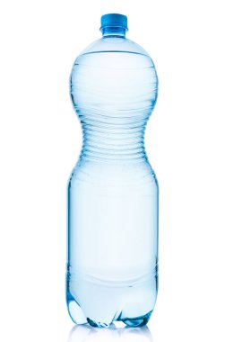 Beyaz arka planda izole edilmiş saf su için plastik beş litre şişe.