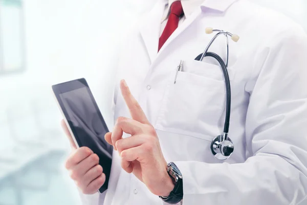 Doctor with stethoscope — Stock Photo, Image