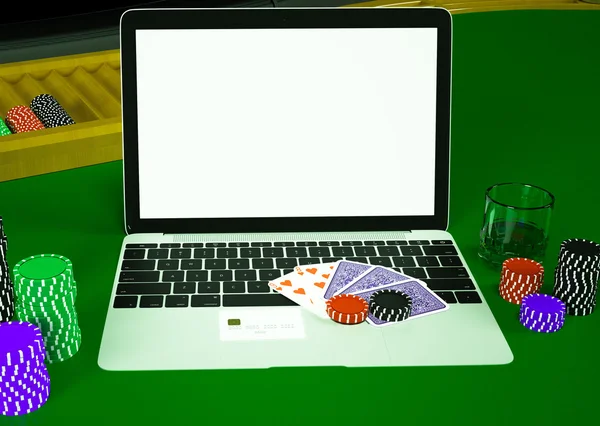 Karty a čipy pro poker na notebook. — Stock fotografie