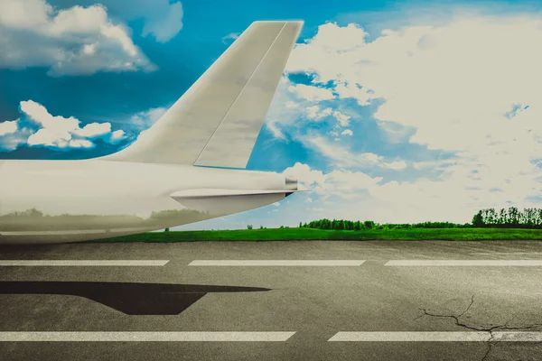Runway airport and airliner. Concept — Stock Photo, Image