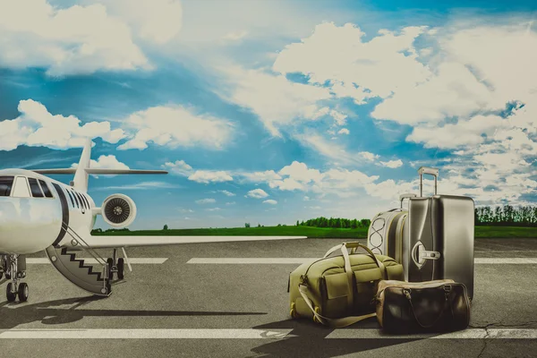 Reisetaschen in Flughafen und Flugzeug. Konzept — Stockfoto